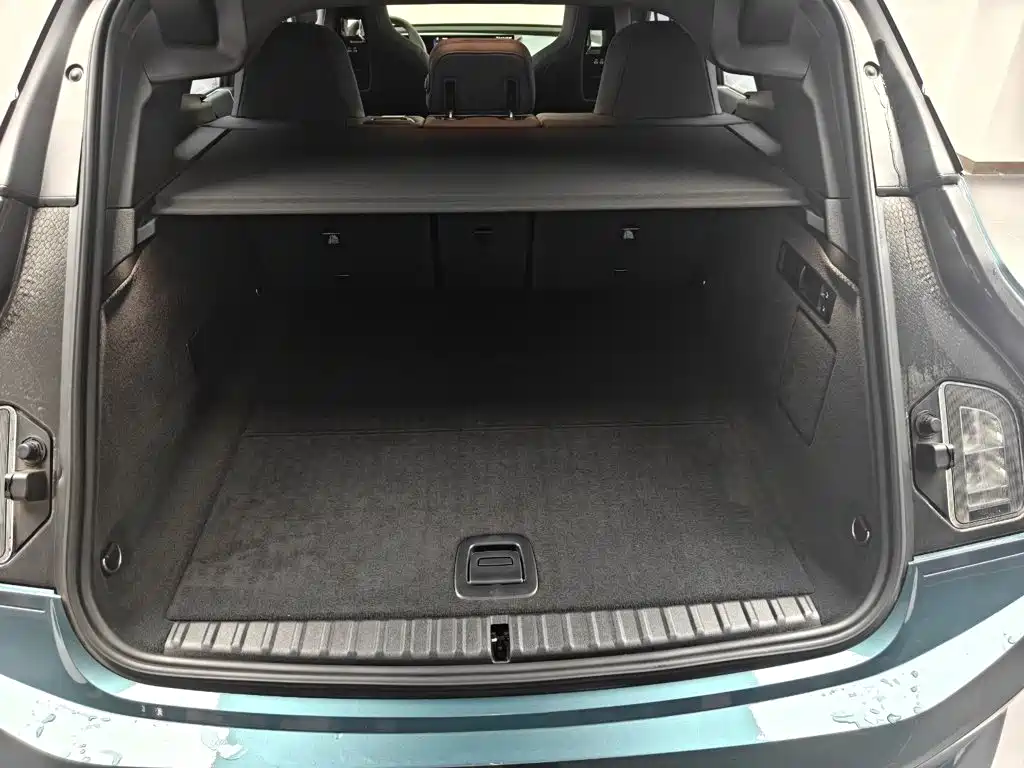 Фото 9 - BMW iX