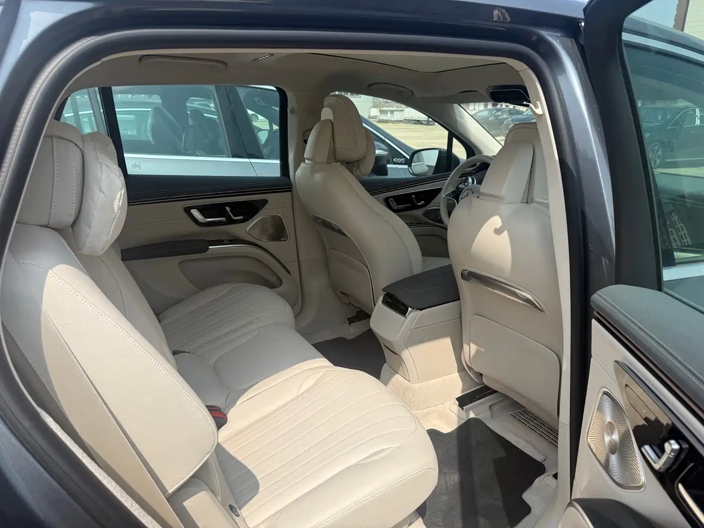 MERCEDES-BENZ EQS SUV