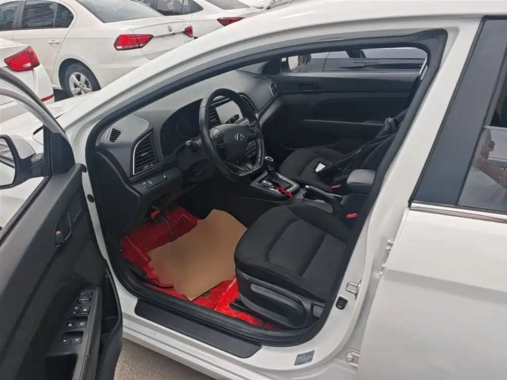 Hyundai Elantra 2018 1.4T DCT Dynamic·Vitality Model фото 16