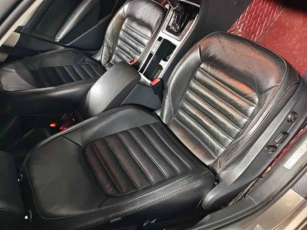 Volkswagen Passat 2014 1.8TSI DSG Executive Edition фото 25