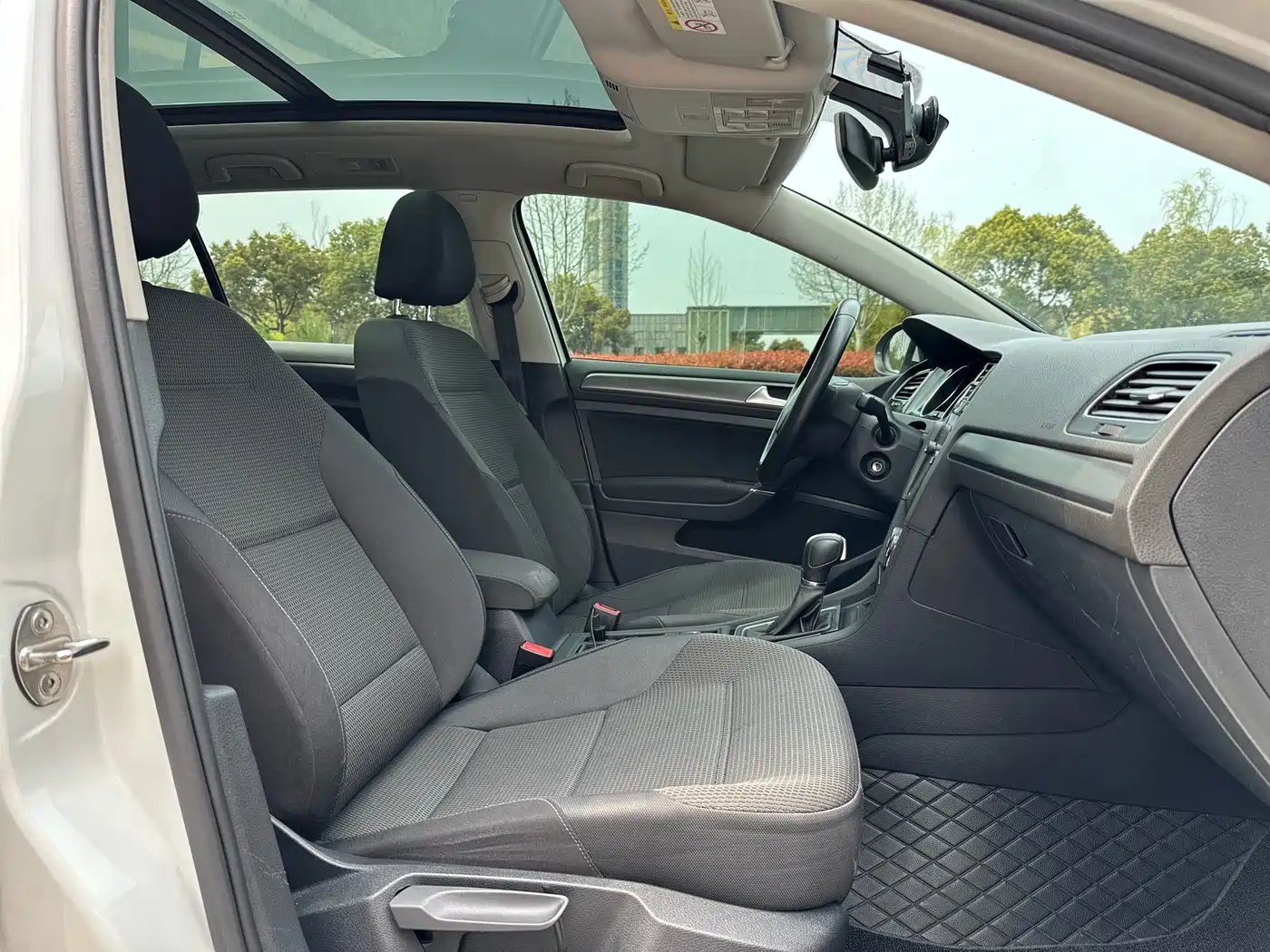 Volkswagen Golf (Import) 2019 1.8TSI Wagon фото 10