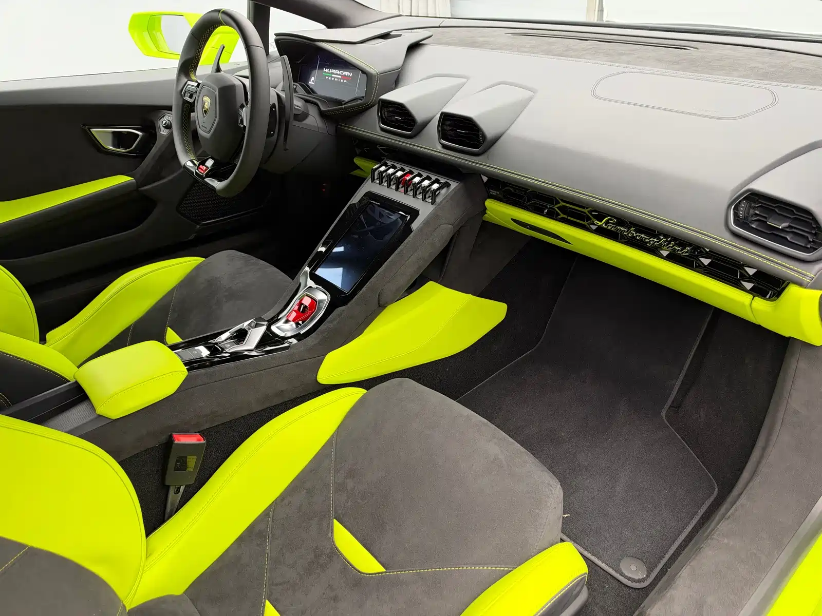 Фото 8 - Lamborghini Huracán