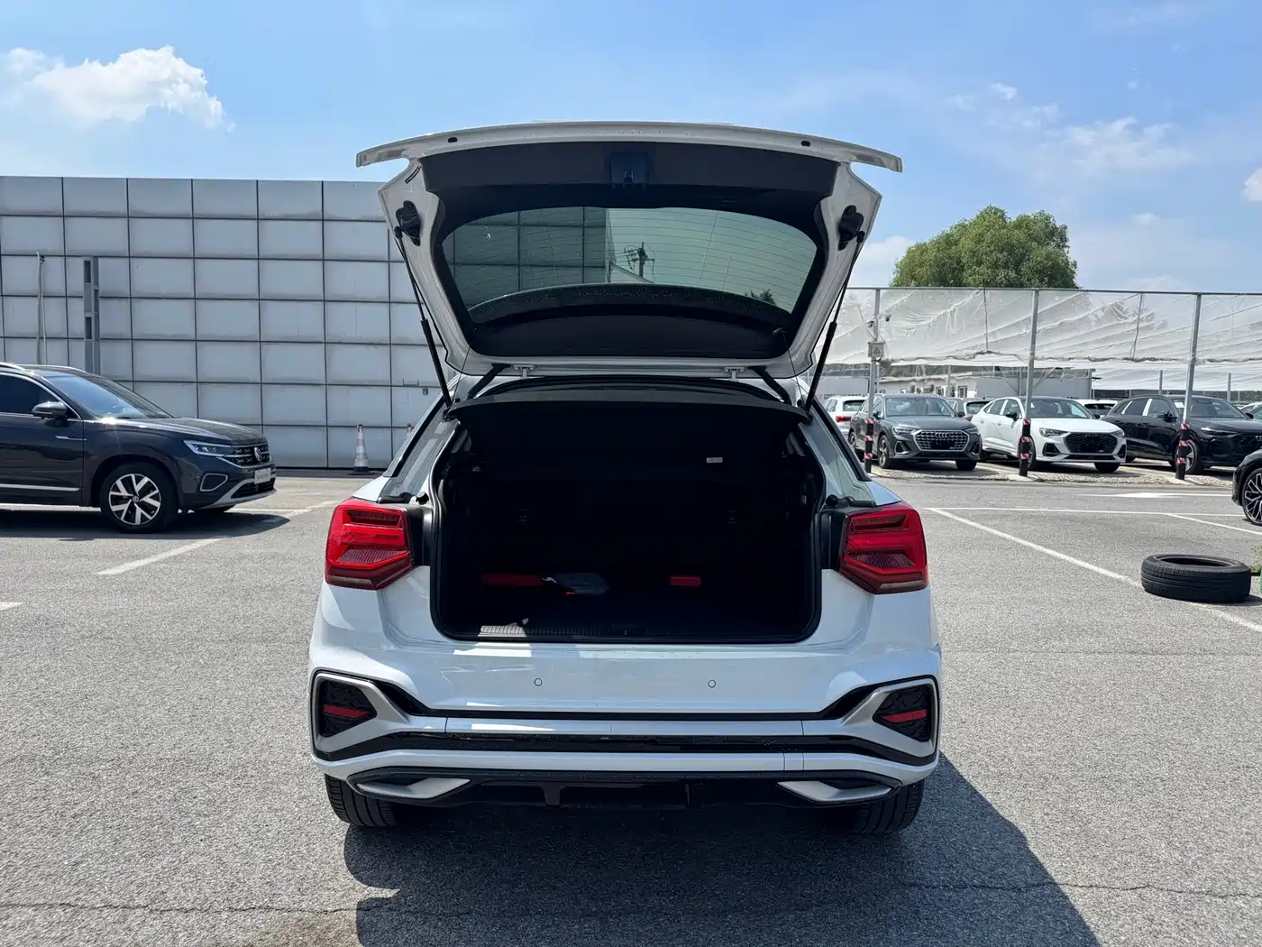 Фото 7 - Audi Q2L