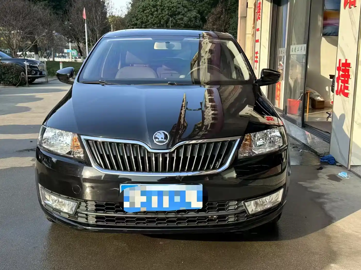 Škoda Rapid 2016 1.6L Automatic Prestige Edition фото 2