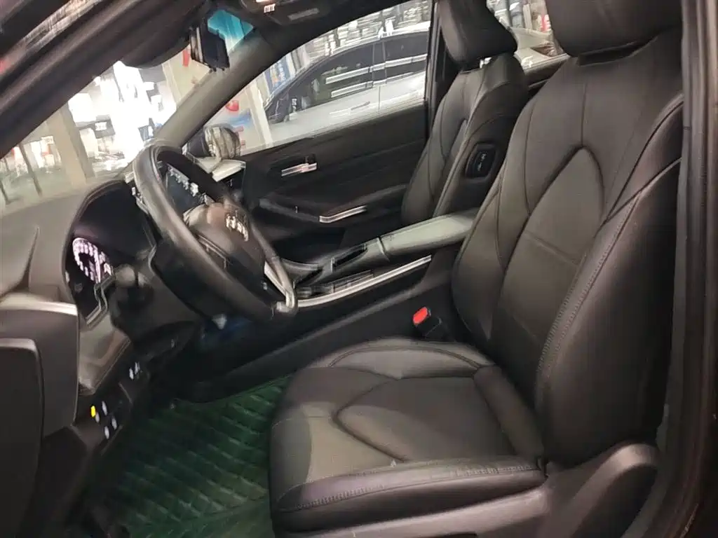 Toyota Avalon 2022 2.0L XLE Premium фото 15