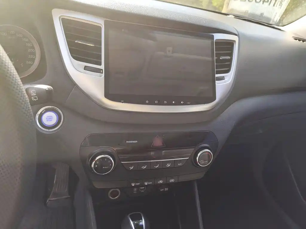 Фото 12 - Hyundai Tucson