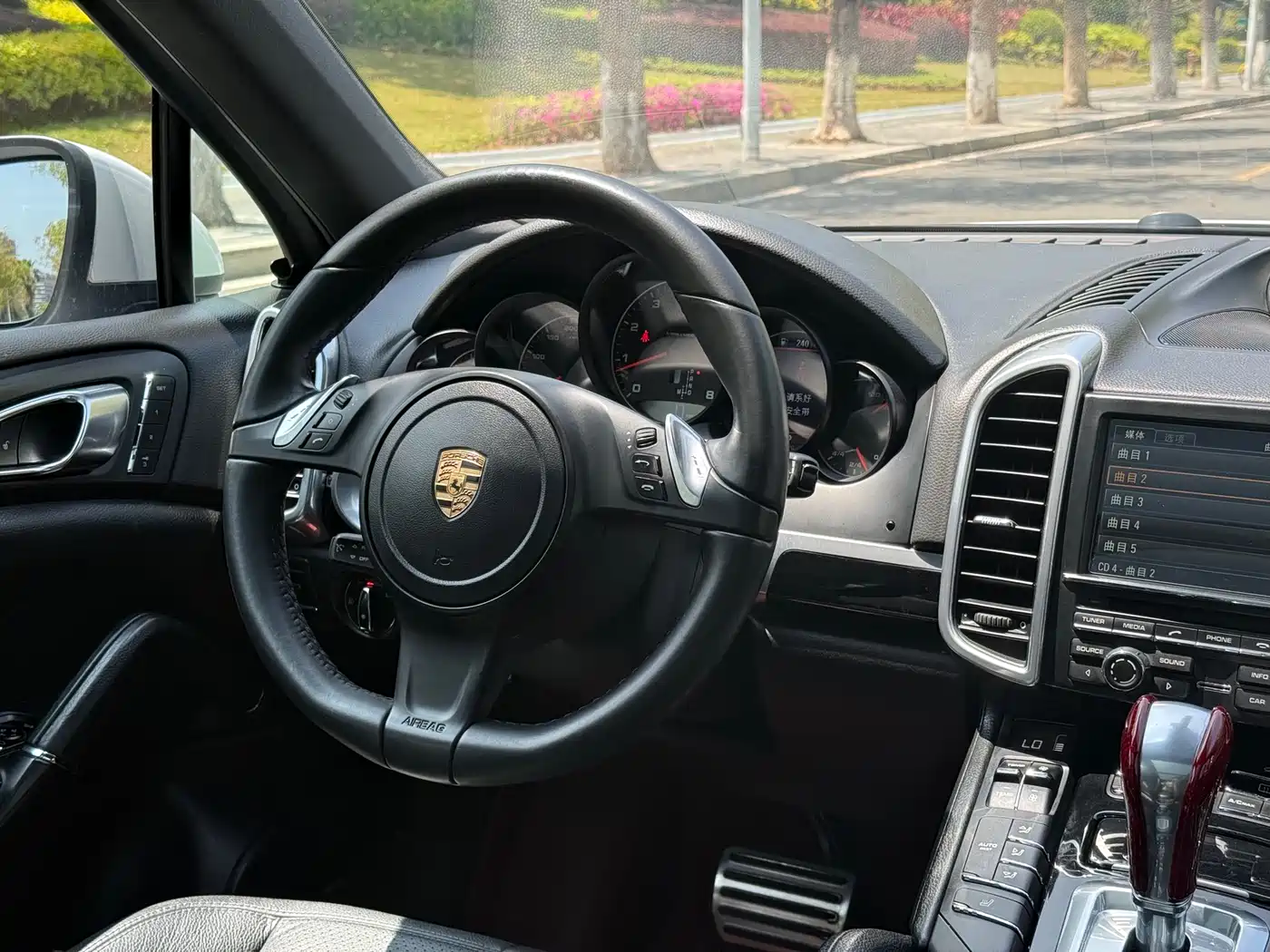 Porsche Cayenne 2014 Cayenne Platinum Edition 3.0T фото 11