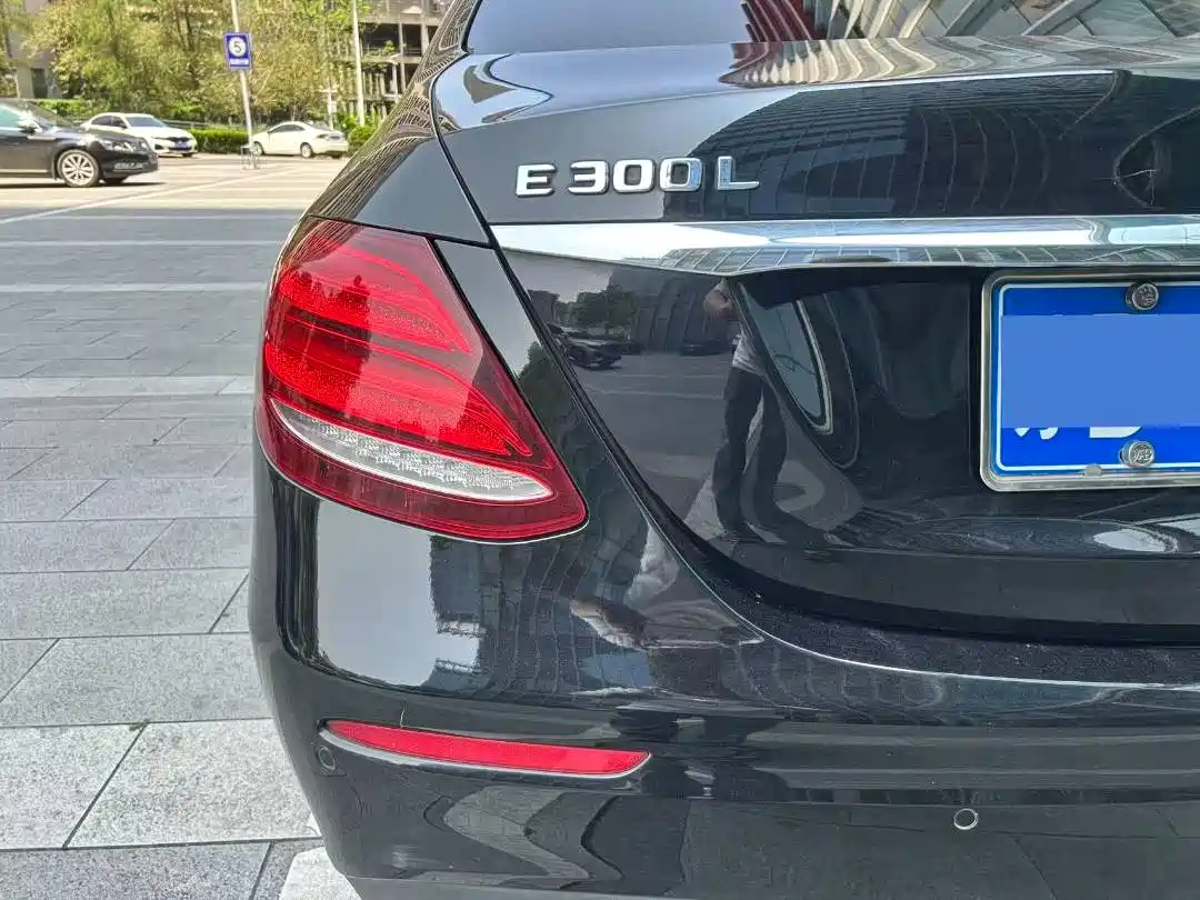 Mercedes-Benz E-Class 2016 E 200 L Sport Type фото 15