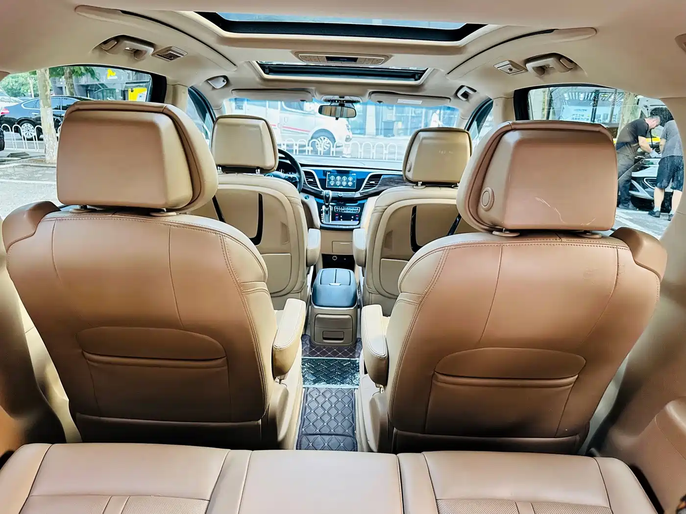 Фото 24 - Buick GL8
