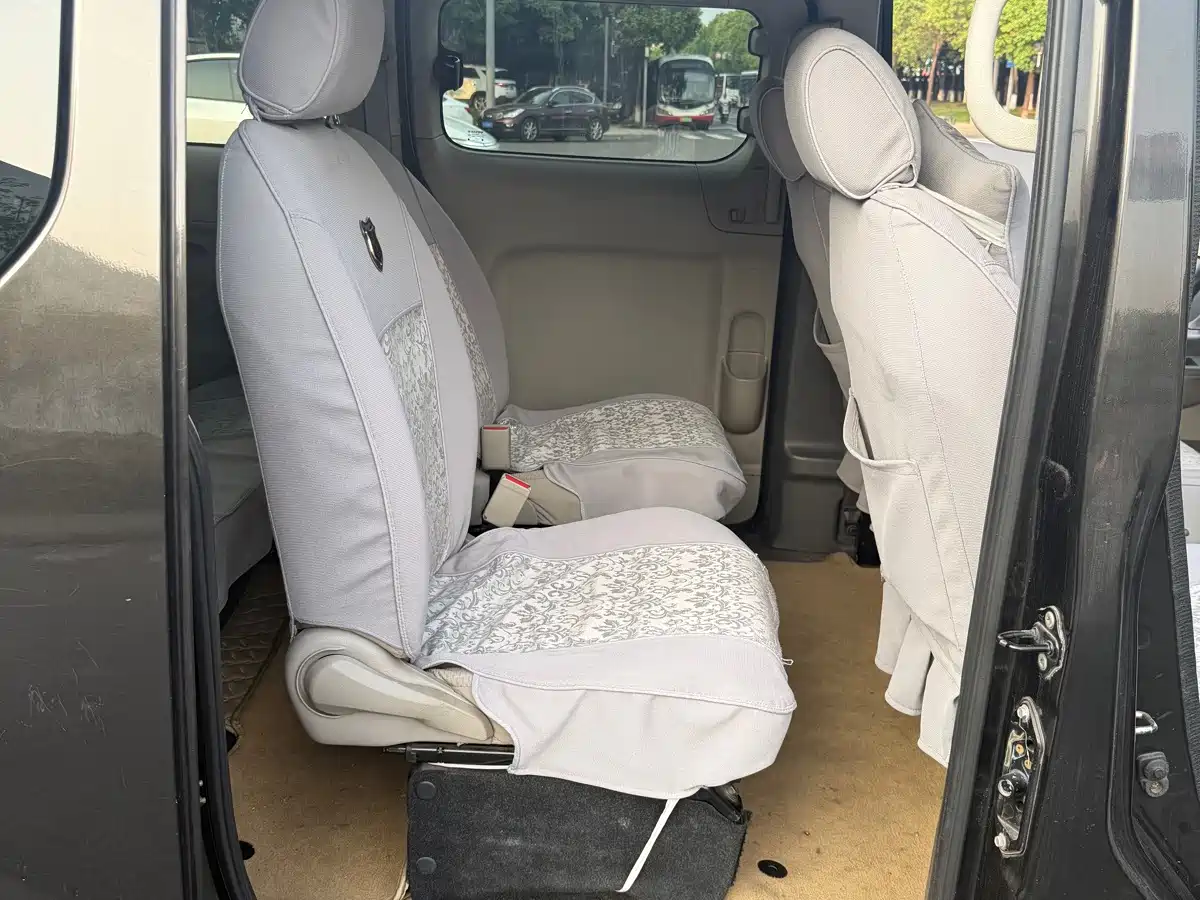 Nissan NV200 2015 2014 1.6L CVT Prestige (China V)