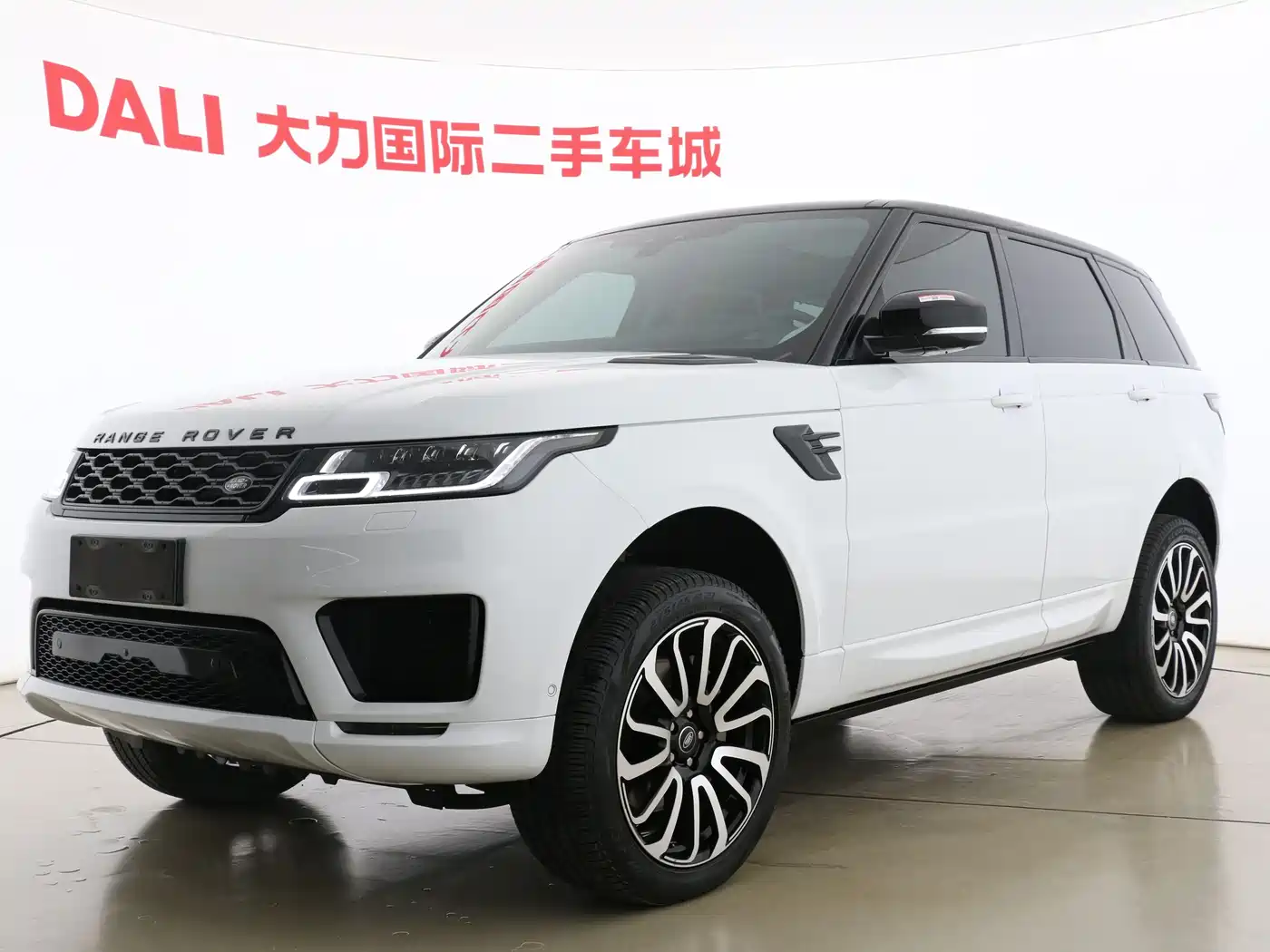 Land Rover Range Rover Sport 2021 3.0 L6 Gloss Black Edition