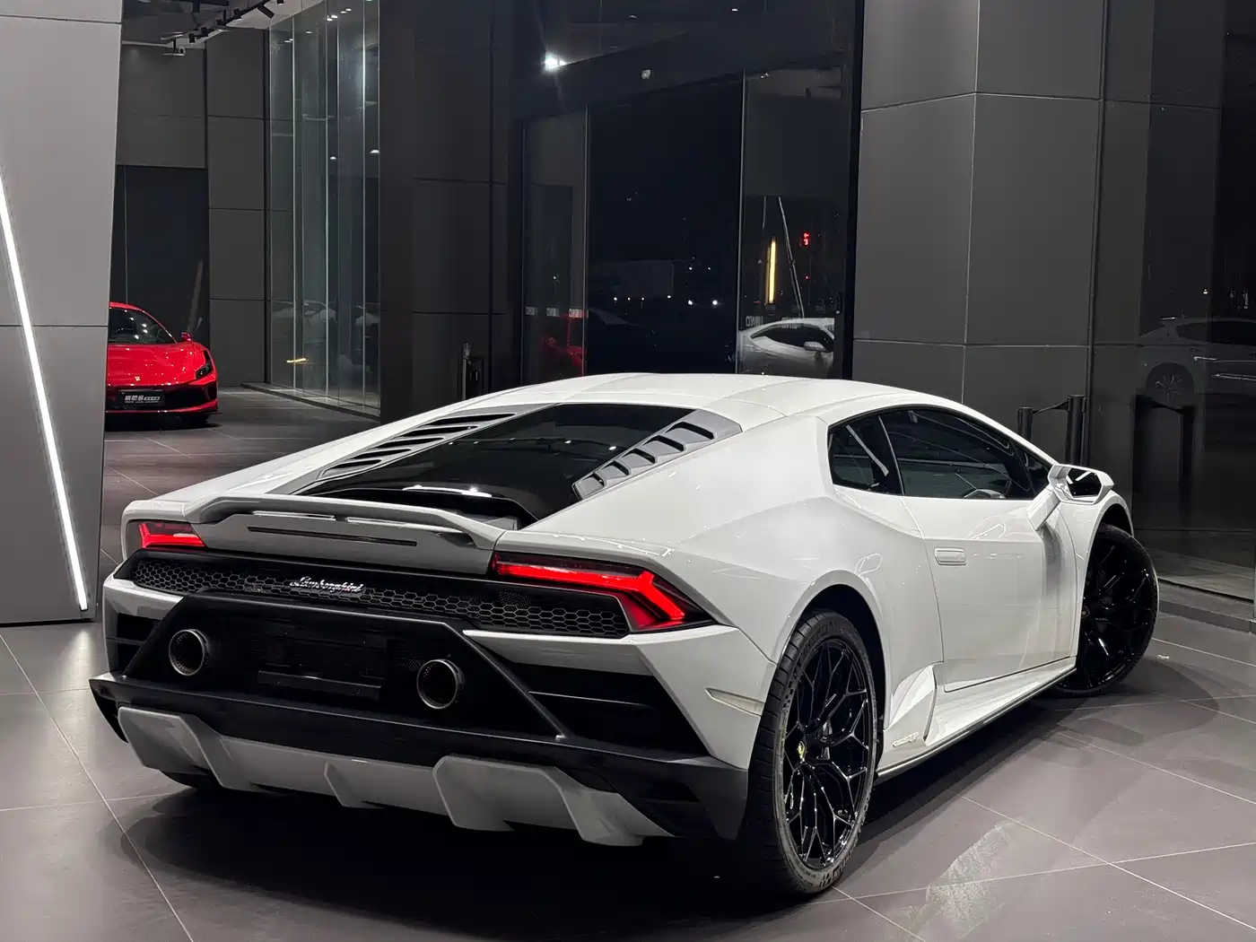 Lamborghini Huracán 2020 Huracán EVO RWD фото 4