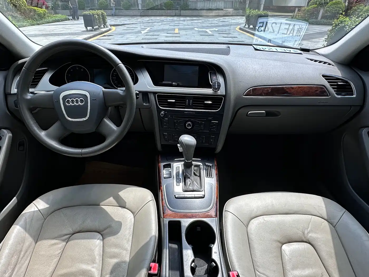 Audi A4L 2011 2.0 TFSI Standard фото 8