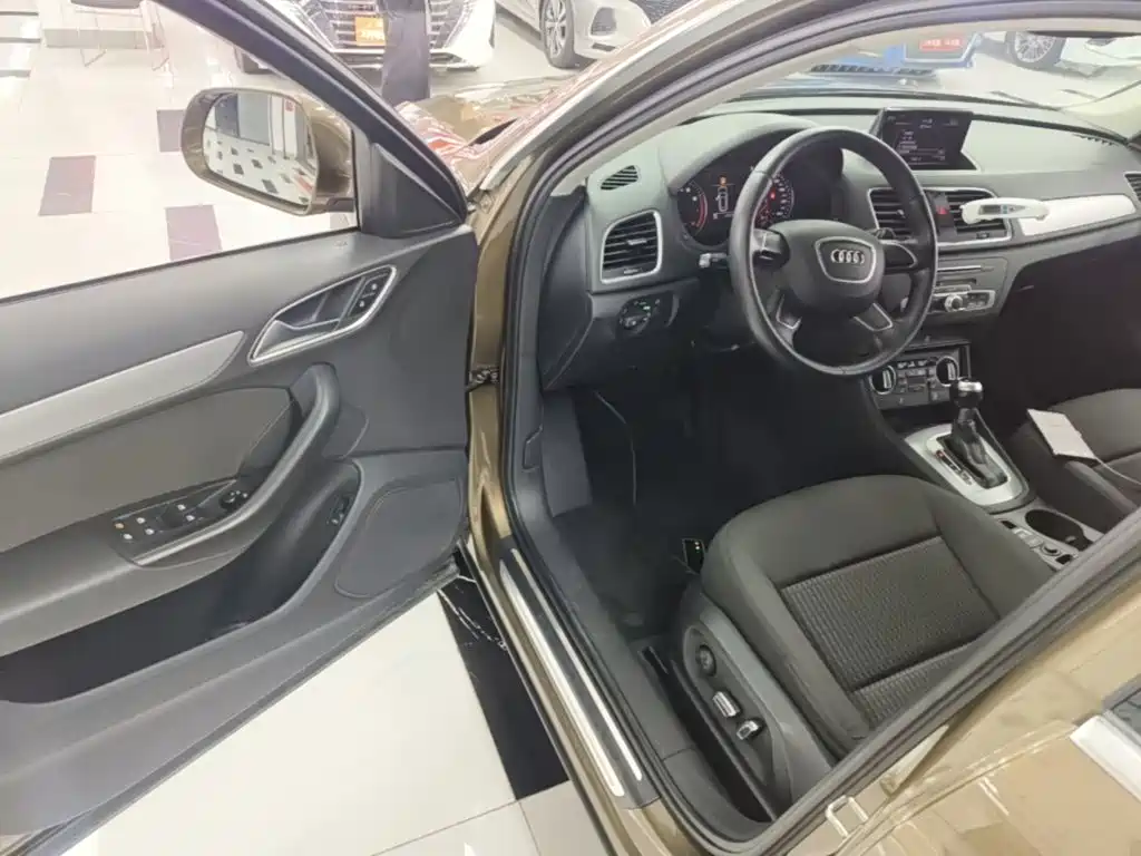 Фото 16 - Audi Q3