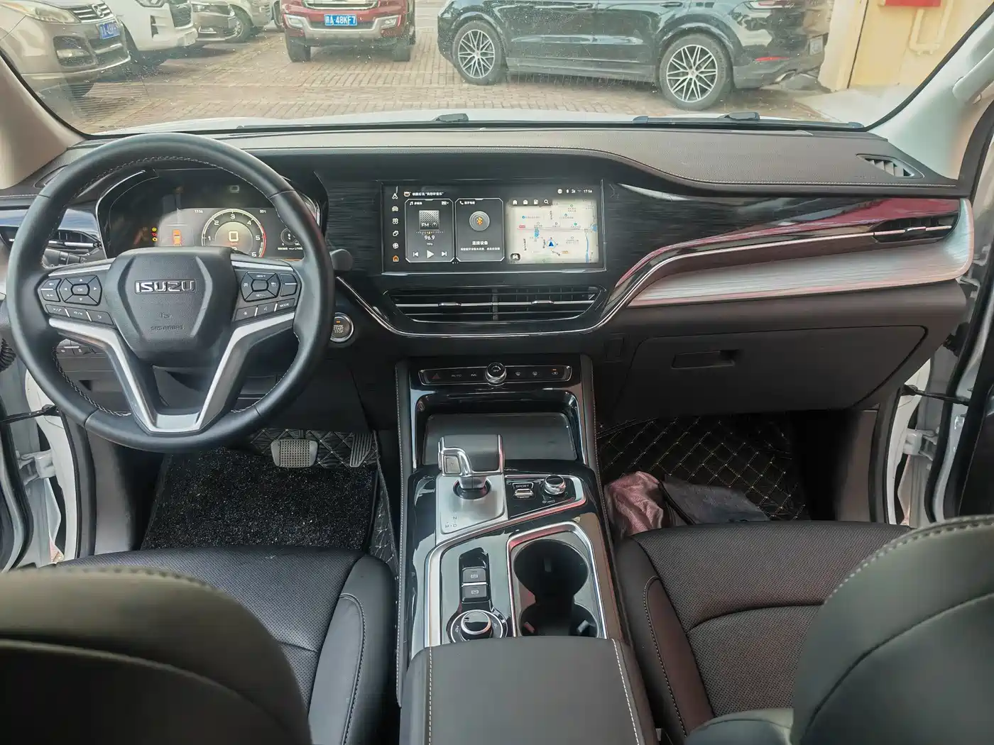 Isuzu D-MAX 2026 2023 1.9T Automatic 4WD V-CROSS Comfort Leader