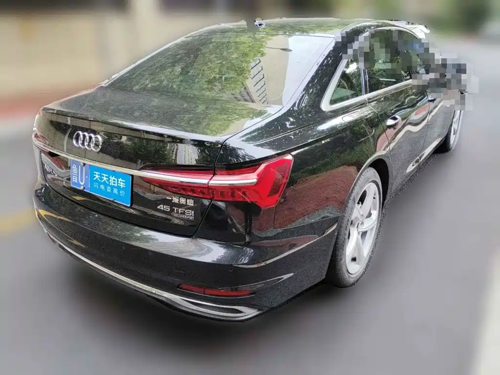 Фото 5 - Audi A6L