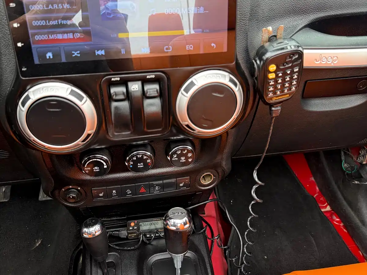 Фото 8 - Jeep Wrangler