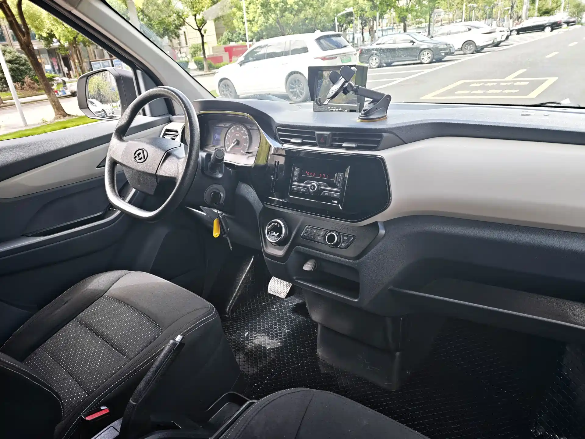 Фото 6 - Maxus Maxus EV30