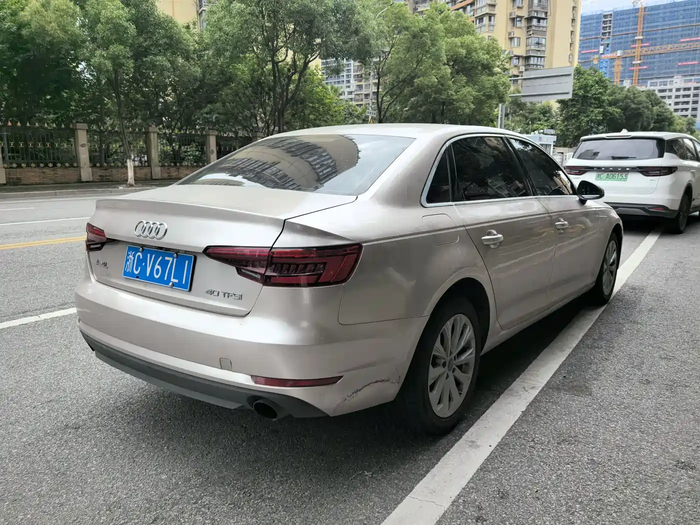 Фото 12 - Audi A4L