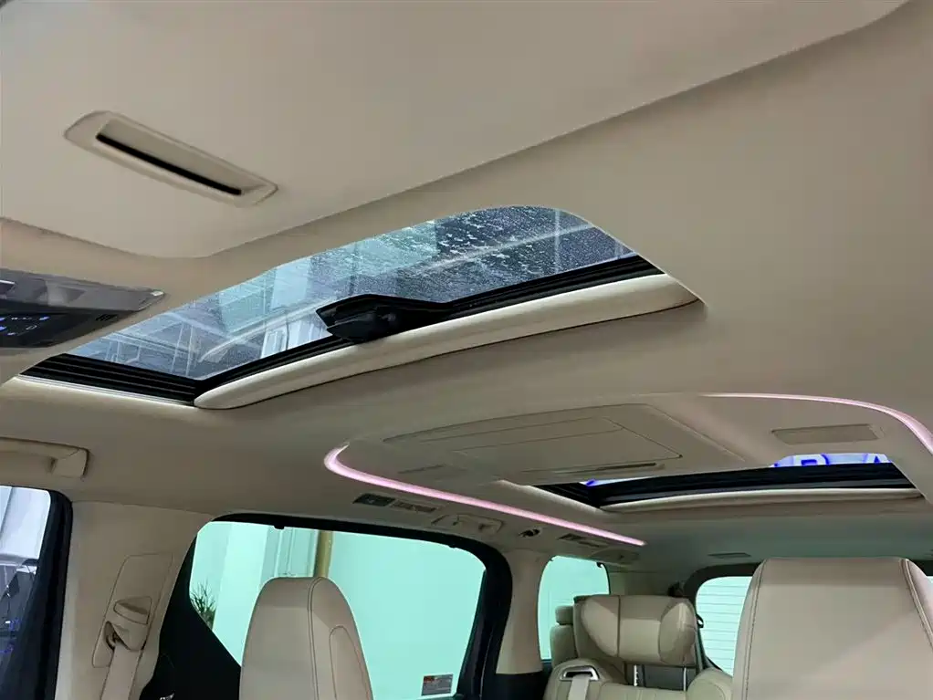 Toyota Vellfire 2019 Hybrid 2.5L HV Premium Edition фото 14