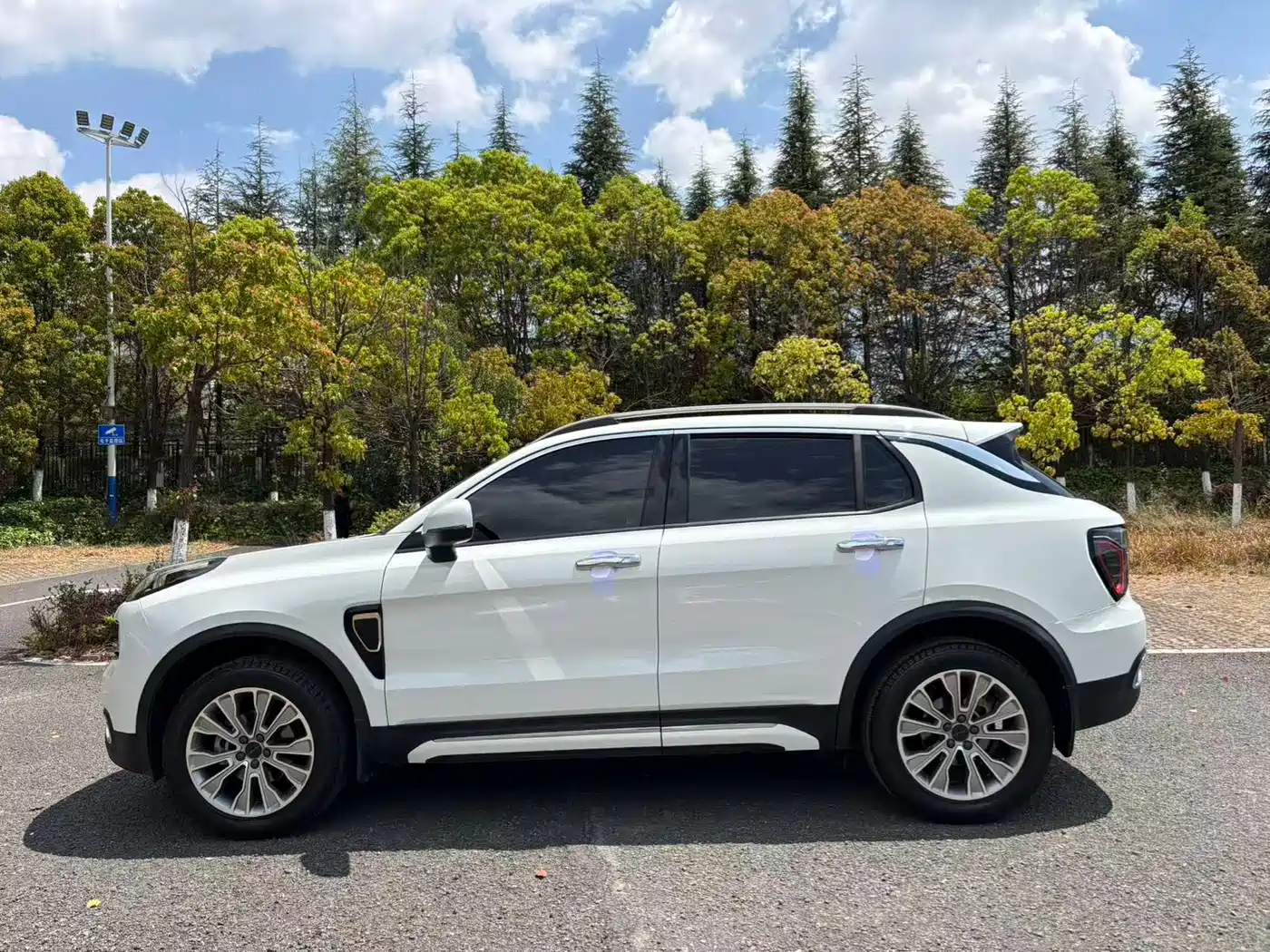 Lynk & Co 01 2017 2.0T 2WD фото 10
