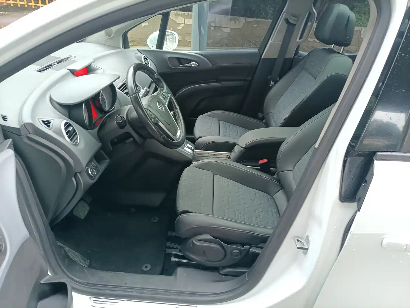 Opel Mairaina 2014 2013 1.4T Luxury