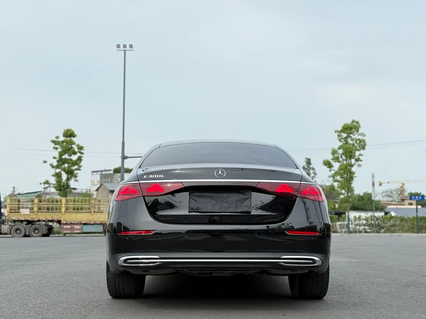 Mercedes-Benz E-Class 2025 E 300 L Luxury фото 6
