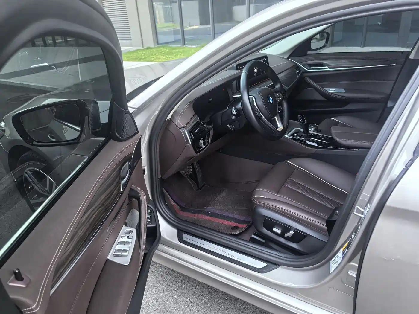 BMW 5 Series New Energy 2022 Facelift II 535Le Pioneer Edition M Sport Package фото 9