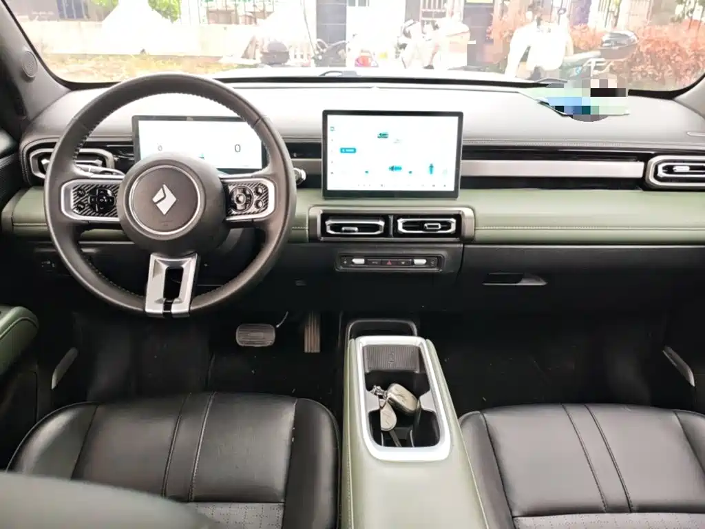 Baojun Yueye Plus 2024 2024 Smart Premium 4-Seater