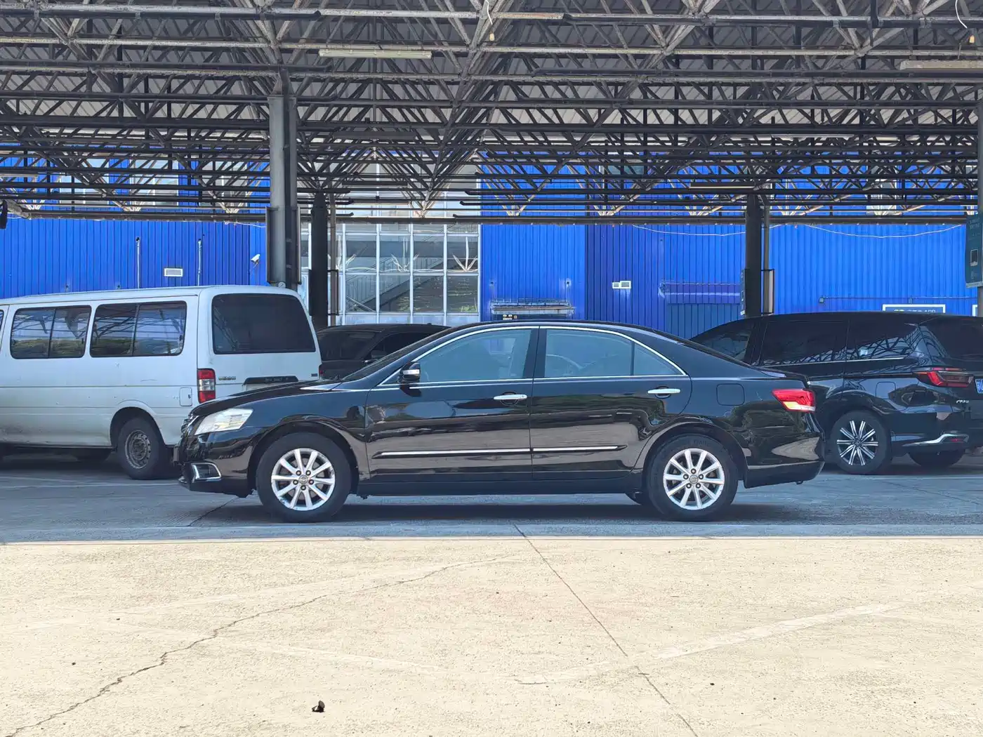 Toyota Camry 2011 240G Luxury Anniversary Edition фото 2