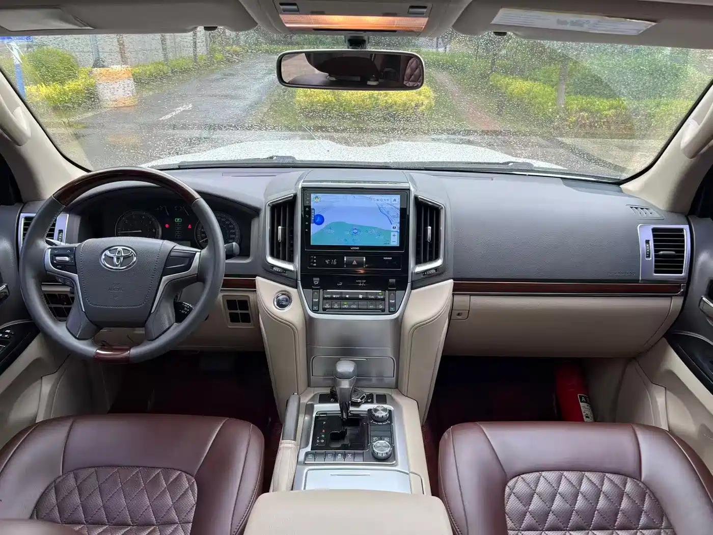 Toyota Land Cruiser (Import) 2015 4.6L V8 Middle East Limited Edition фото 10