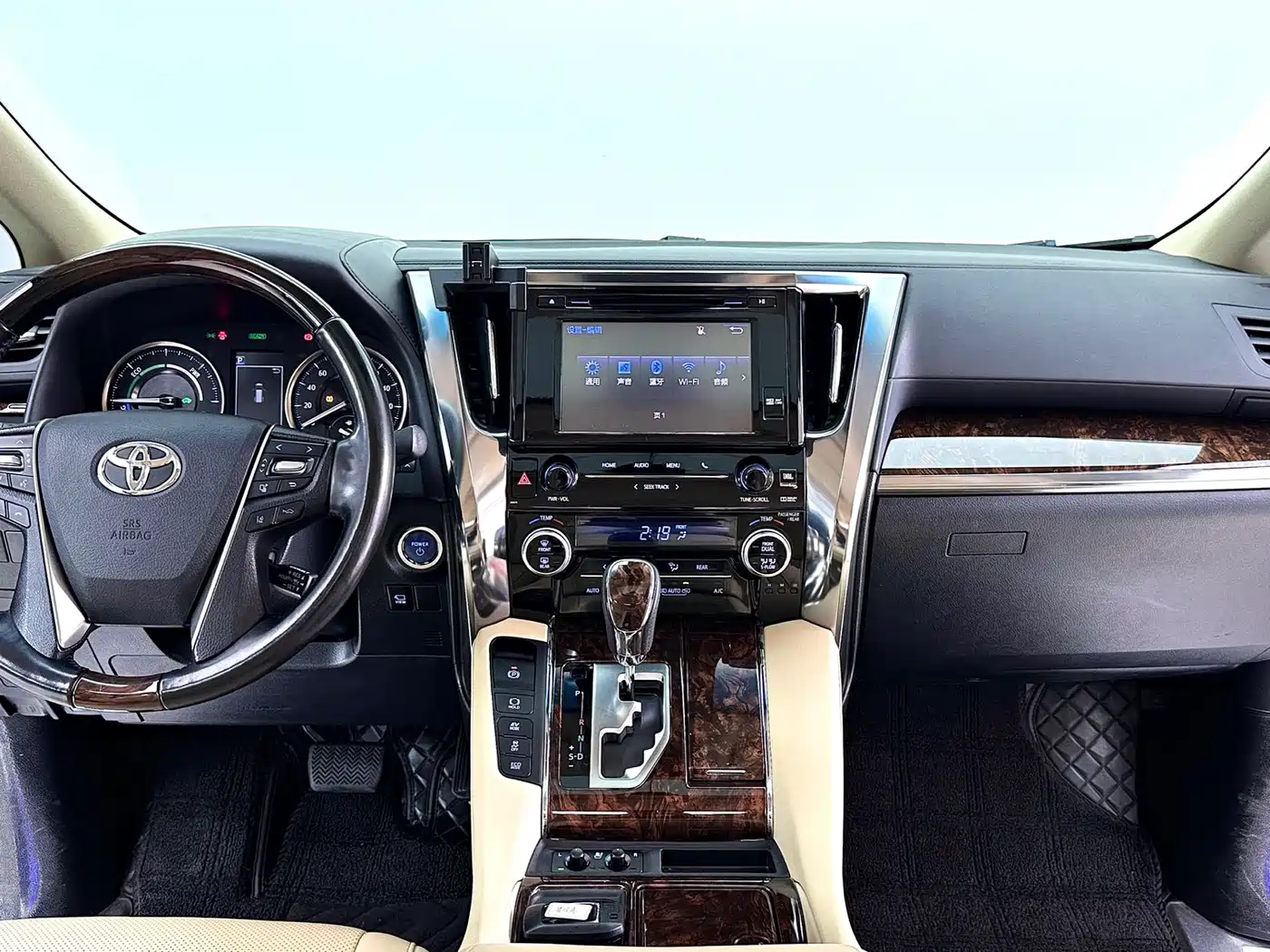 Toyota Alphard 2019 Hybrid 2.5L Luxury фото 14