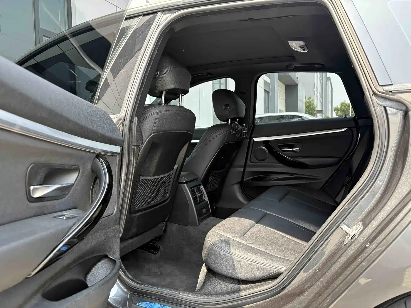 BMW 3 Series GT 2020 320i M Sport Package фото 5