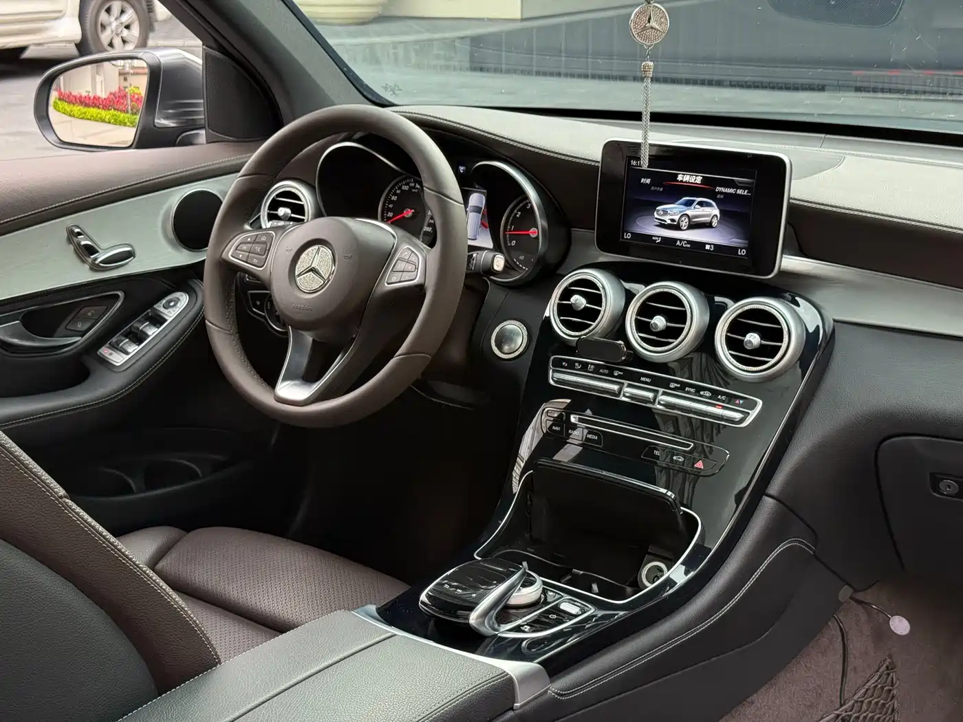 Mercedes-Benz GLC 2018 Facelift GLC 200 4MATIC фото 7