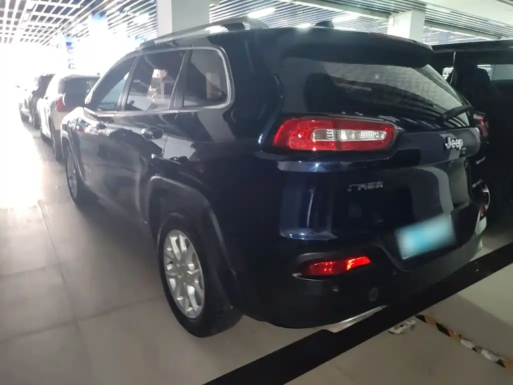 Jeep Cherokee 2018 2017 2.4L Leading Smart Edition