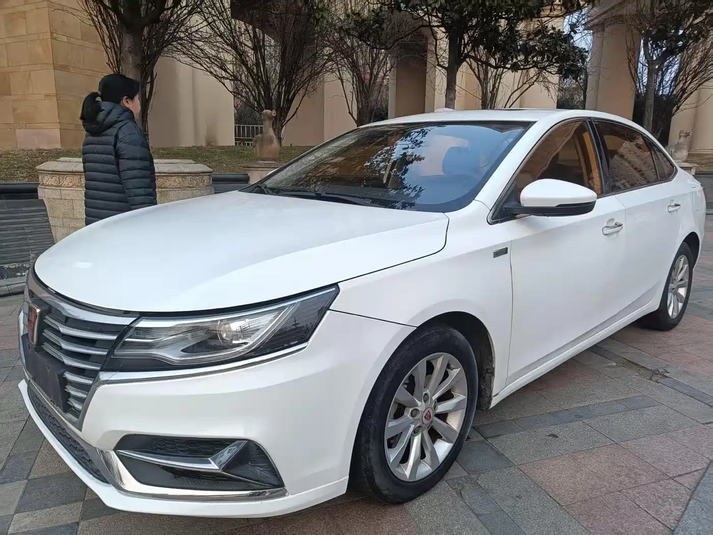 ROEWE I6 NEW ENERGY