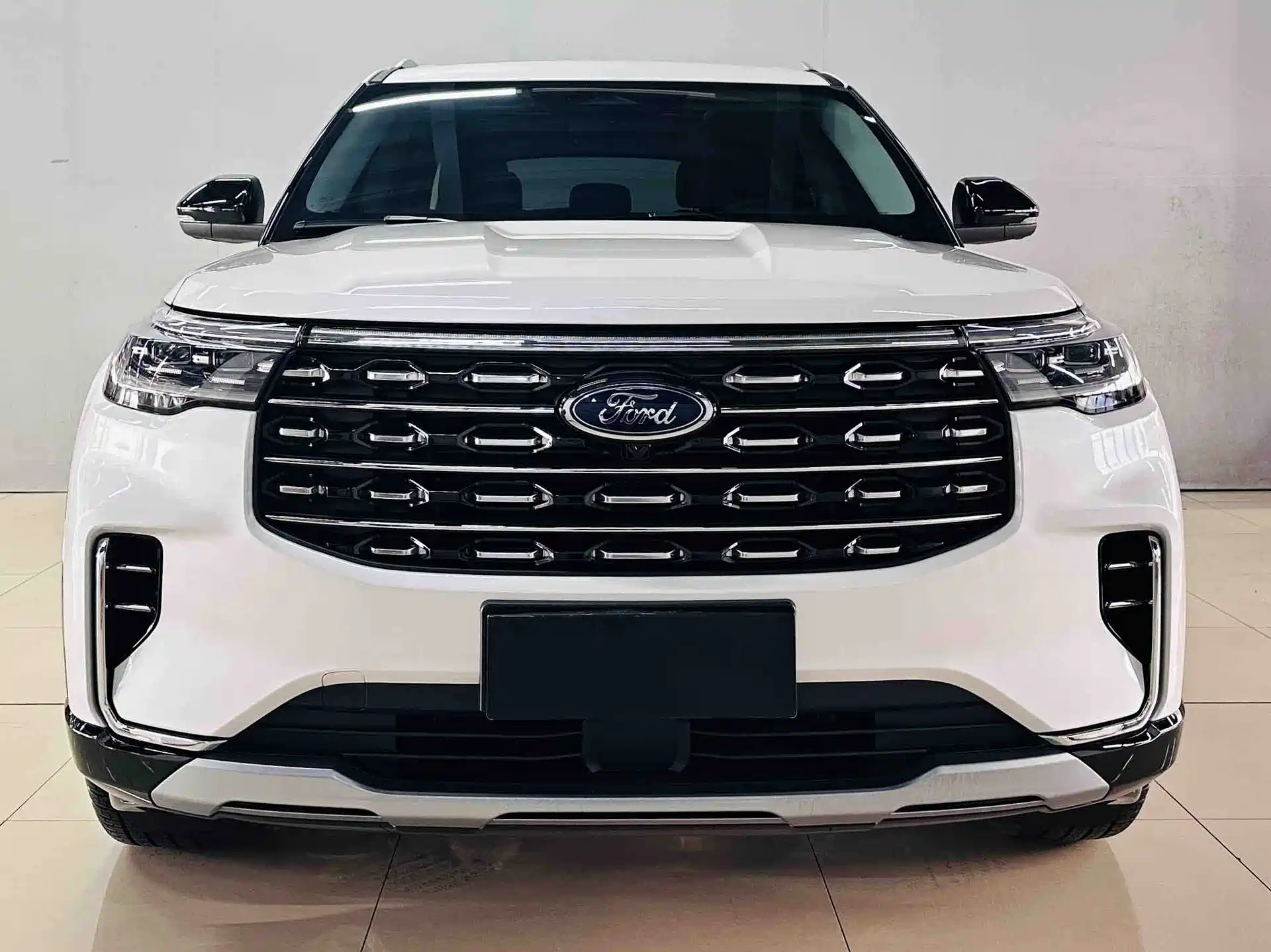 Фото 1 - Ford Explorer