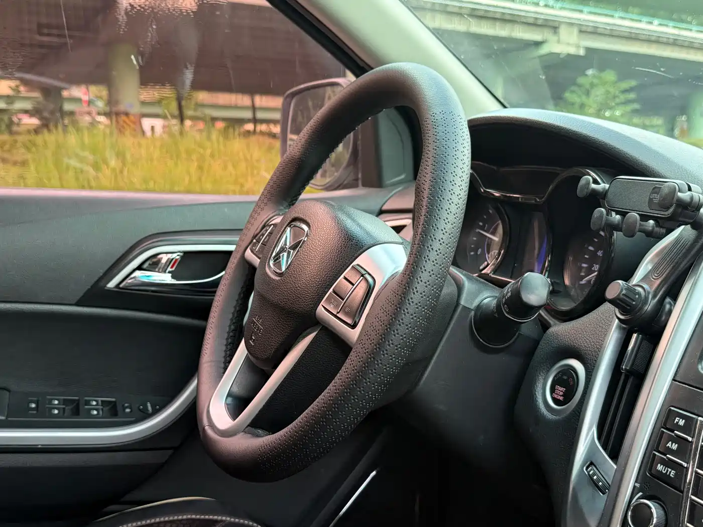 Jiangling Yusheng S350 2014 2013 2.4T Automatic 4WD Diesel Premium Luxury 5-seater