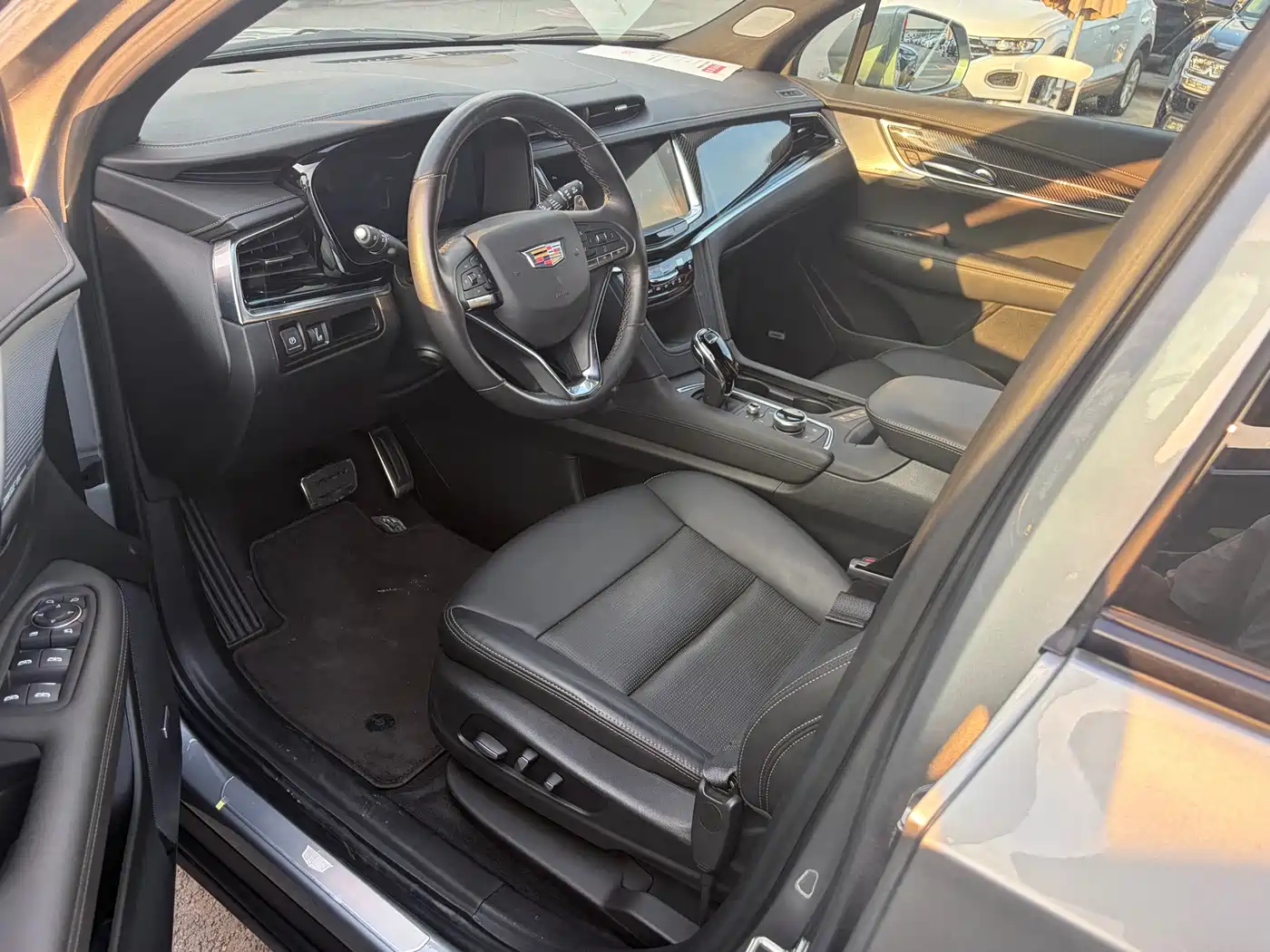 Cadillac XT6 2024 2025 2.0T 6-Seater AWD Platinum Executive Black Label