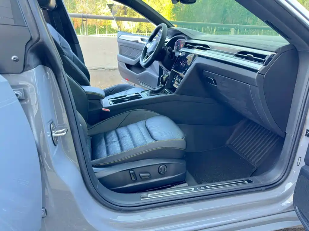 Volkswagen FAW-Volkswagen CC 2024 2024 380TSI Eye-catching Public Sharing Edition