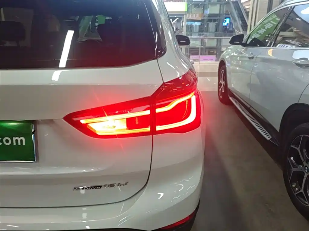 BMW X1 2018 sDrive18Li Premium Model фото 8