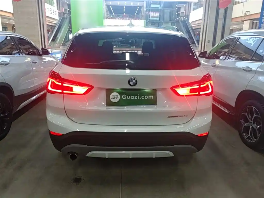 BMW X1 2018 sDrive18Li Premium Model фото 6