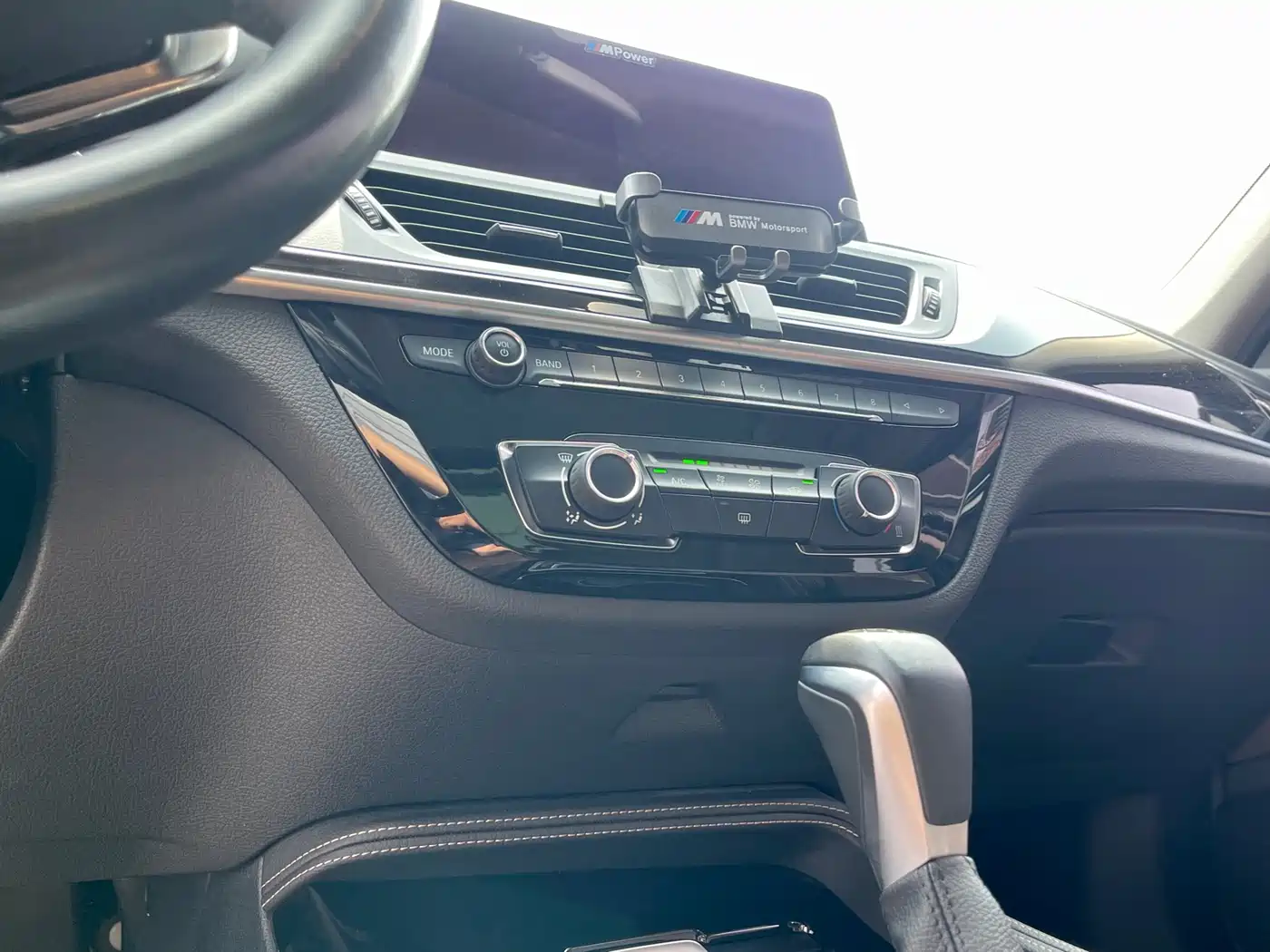 BMW 1 Series 2019 120i Leading M Sport Package фото 15