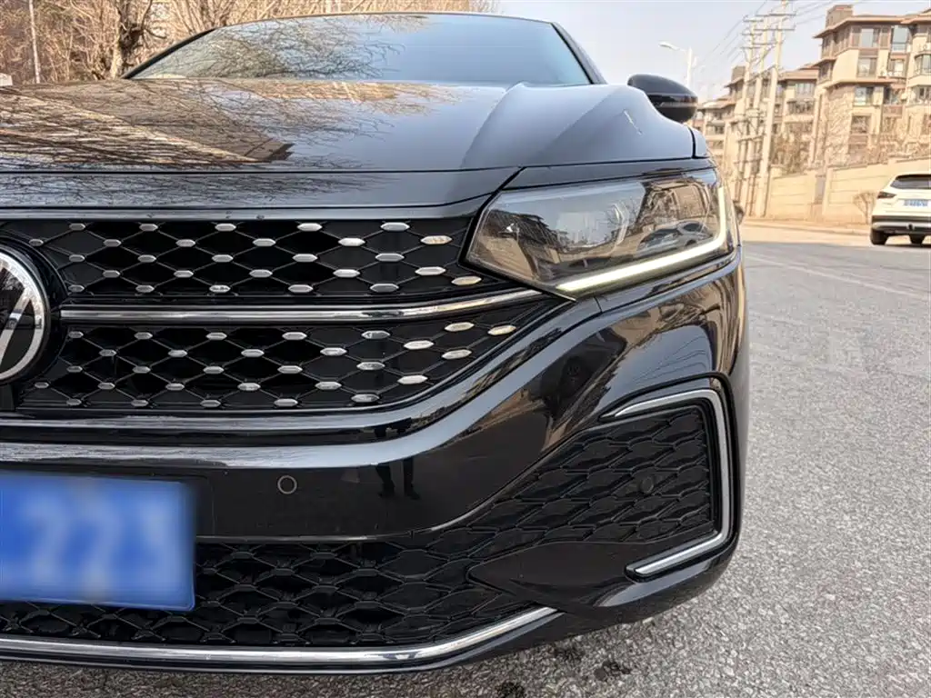 Volkswagen Passat 2022 330TSI Starlight Elite Edition фото 13