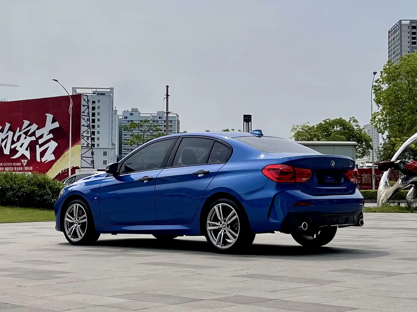 BMW 1 Series 2019 120i Leading M Sport Package фото 5