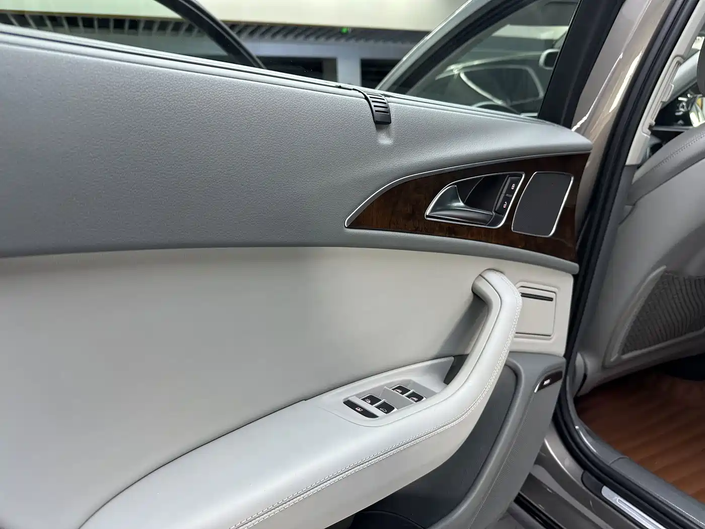 Photo 21 - Audi A6L