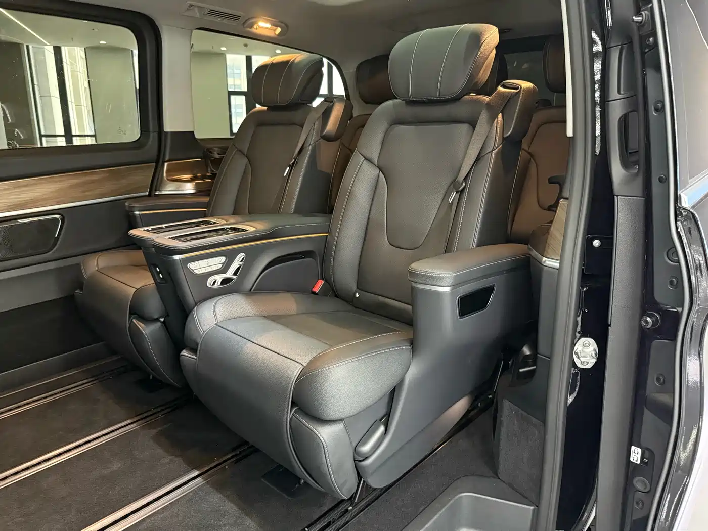 Mercedes-Benz V-Class 2021 V 260 Premium Edition фото 14