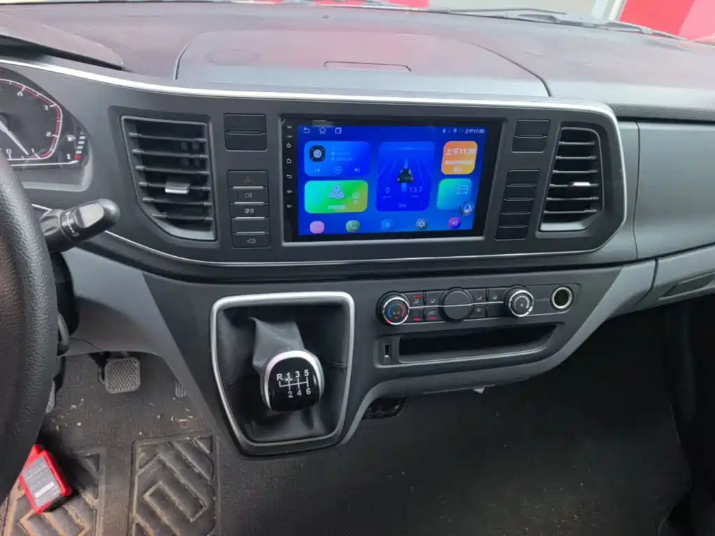 SAIC Maxus Xintu V80 2024 2024 Model Facelift Aoyun 6MT Short Wheelbase Ultra Low Roof 147Ps 5/6 Seats