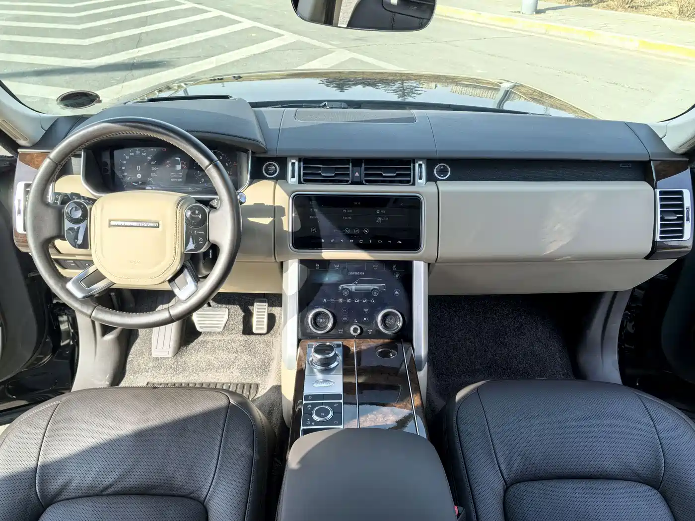 Land Rover Range Rover 2021 3.0 L6 Heritage Edition фото 7