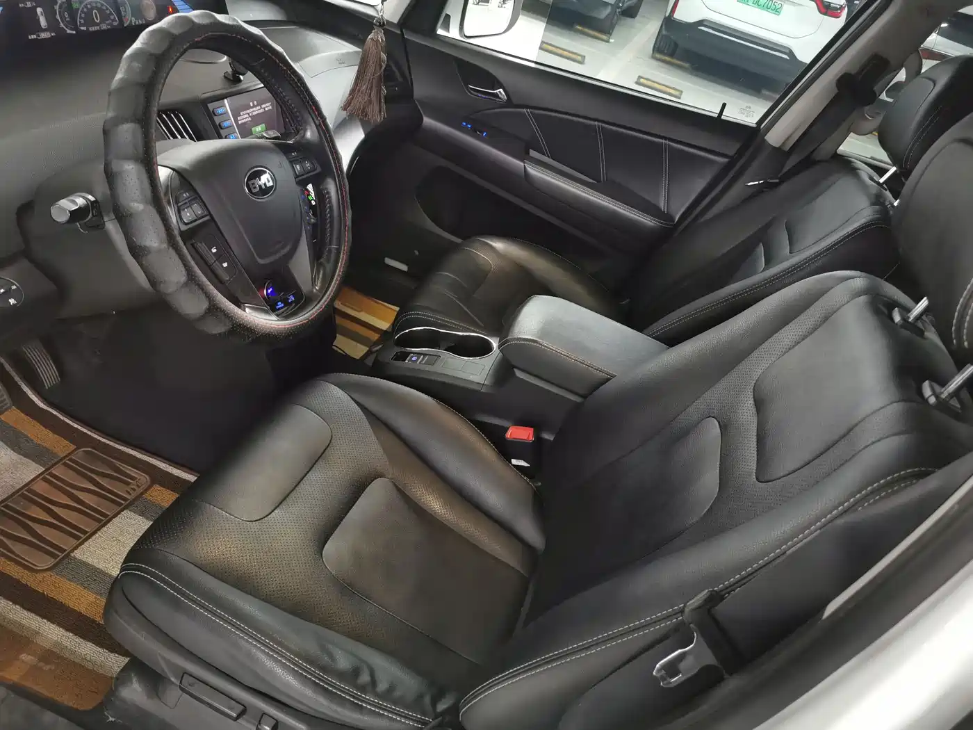 BYD E6